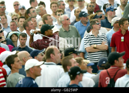 Golf - The Open Golf Championship - Sandwich - Final Round. Tiger Woods schlägt am 7. Ab Stockfoto