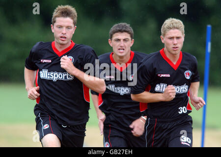 Fußball - FA Barclaycard Premiership - Charlton Press Day. Charlton Spieler während des Trainings Stockfoto