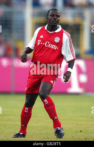 Fußball - Deutscher Ligapokal - Bayern München gegen Hamburg. Samuel Kuffour, Bayern München Stockfoto