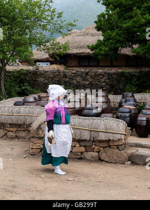 Landwirt in Folk-Dorf Naganneupsong-eine ehemalige Festung, Provinz Jeollanam-Do, Südkorea, Asien Stockfoto