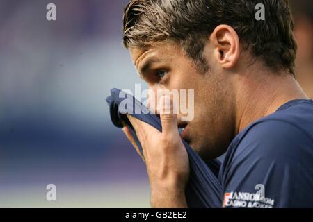 Der neue Signing David Bentley von Tottenham Hotspur wärmt vor dem Spiel Gegen Celtic Stockfoto