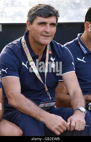 Juande Ramos, Managerin von Tottenham Hotspur, während des Spiels gegen Celtic Stockfoto