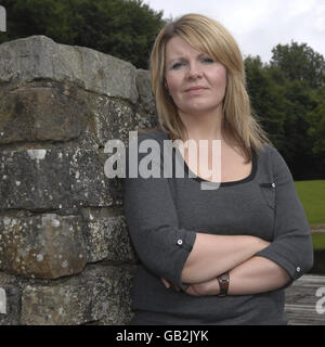 Carol Radford, dessen 16-jähriger Bruder Alan Radford, wurde beim Bombenanschlag in Omagh getötet. Stockfoto