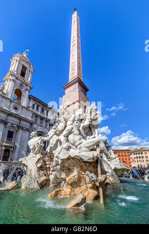 Brunnen der vier Flüsse auf der Piazza Navona von Gian Lorenzo Bernini Stockfoto