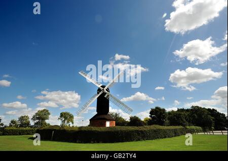 Gebäude und Wahrzeichen - Post 19. Jahrhundert Windmühle - Mountnessing, Essex Stockfoto