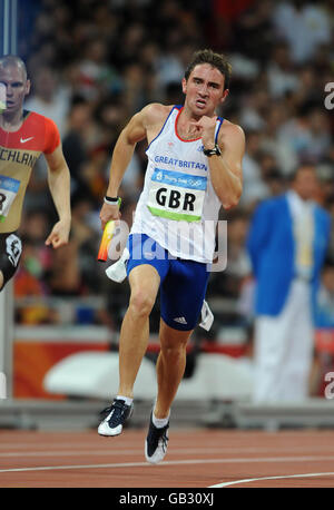 Der Großbritanniens Andrew Steele in Aktion bei den Herren-Vorläufen über 4 x 400 m im Nationalstadion in Peking während der Olympischen Spiele 2008 in Peking in China. Stockfoto