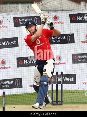 Andrew Flintoff aus England während einer Nets-Trainingseinheit an der Trent Bridge, Nottingham. Stockfoto