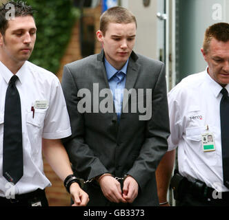 ANDERES ERNTEGUT BEACHTEN. Richard Martin kommt am Lewes Crown Court in Lewes, East Sussex, an, wo er des Mordes an einem Teenager beschuldigt wird, der vor einer Halloween-Hausfeier mit einer Kampfwaffe angegriffen wurde. Stockfoto