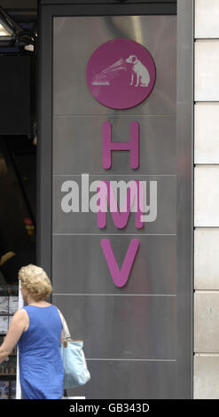 Geschäfte in der Oxford Street. Allgemeine Ansicht eines Schildes vor einem HMV-Geschäft in der Oxford Street in London. Stockfoto