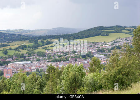 Die Cotswold Stadt Stroud aus Rodborough Common, Gloucestershire, England, UK Stockfoto