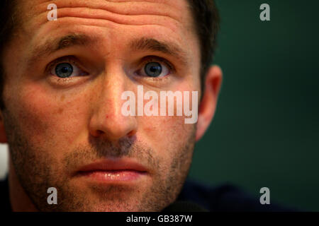 Kapitän der Republik Irland Robbie Keane während einer Pressekonferenz im City Stadium, Podgorica, Montenegro, vor der Qualifikation Montenegro gegen Republik Irland WM 2010. Stockfoto
