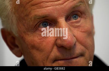 Manager der Republik Irland Giovanni Trapattoni bei einer Pressekonferenz im City Stadium, Podgorica, Montenegro, vor der Qualifikation Montenegro gegen Republik Irland WM 2010. Stockfoto