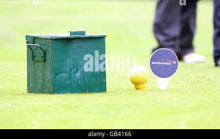 Nimmt heute am 4. Jährlichen Golftag von British Airways und am Galaball auf dem Golfplatz Wentworth Teil. Der Golftag dient der Spendenaktion von DePaul Trust, um Tausende von Pfund zu sammeln. Das DePaul-Vertrauen bietet obdachlosen und benachteiligten Menschen die Möglichkeit, ihr Potenzial zu entfalten und sich in eine unabhängige und positive Zukunft zu bewegen. Stockfoto