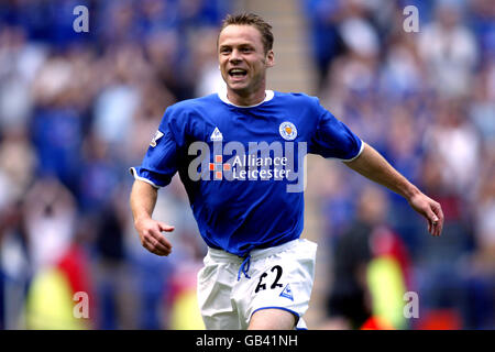 Leicester City Paul Dickov feiert Scoring das erste Tor von Das Spiel von der Strafstelle Stockfoto