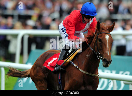 Allegretto mit Ryan Moore gewinnt die Goffs/DBS Park Hill Stakes während des Weatherbys Insurance Ladies Day Meetings auf der Doncaster Racecourse. Stockfoto