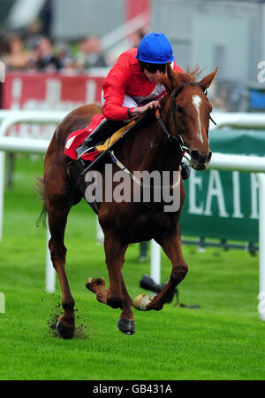 Allegretto mit Ryan Moore gewinnt die Goffs/DBS Park Hill Stakes während des Weatherbys Insurance Ladies Day Meetings auf der Doncaster Racecourse. Stockfoto