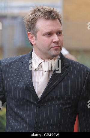 Darren Day, 40, kommt am Cardiff Magistrates Court in Wales an. Stockfoto