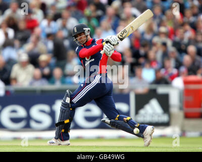 Cricket - Natewst Series - First One Day International - England / Südafrika - Headingley. Der englische Owais Shah im Kampf gegen Südafrika Stockfoto