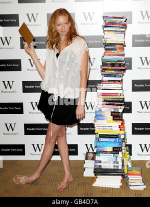 Lily Cole startet neue Reader von Sony - London Stockfoto