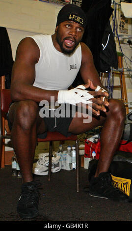 Boxen-Audley Harrison Media Work Out - Moss Side Feuerwache Stockfoto