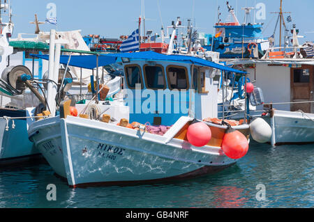 Angelboote/Fischerboote im Hafen Pothia (Pothaia), Kalymnos, der Dodekanes, Süd Ägäis, Griechenland Stockfoto