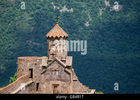 Surb Astvatzadzin Kirche an Tatev Kloster und Vorotan Schlucht in Armenien Stockfoto