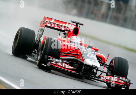 Timo Glock, Deutschland, fahren seine Virgin Racing-Cosworth VR-02 auf nasser Strecke, Motorsport, Formel1 Tests in Circuit de Stockfoto