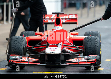 Deutscher Rennfahrer Timo Glock im Virgin Racing-Cosworth VR-02 Auto, Motorsport, Formel1, Tests auf dem Circuit de Catalunya Stockfoto