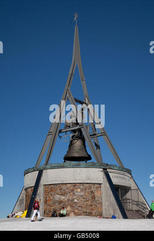 Concordia 2000 Glocke auf dem Berggipfel Plateau am Kronplatz Berg, 2272 m, Wintersportort Kronplatz, Bruneck Stockfoto