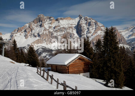 Hütte, Badia, Val Badia, Naturpark Fanes-Sennes-Prags, Dolomiten, South Tyrol, Italien, Europa Stockfoto