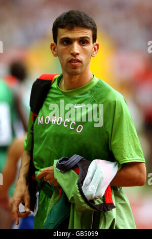 Leichtathletik - IAAF Leichtathletik-Weltmeisterschaften - Paris 2003 - Vorläufe der Männer über 5000 m. Hicham El Guerrouj von Marokko vor dem Rennen Stockfoto