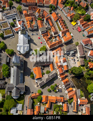 Luftaufnahme, senkrecht Aufnahme Center Soest mit St. Patrokli Nd St.Petri Kirche und Wilder Mann, Soest, Soester Plain, Stockfoto