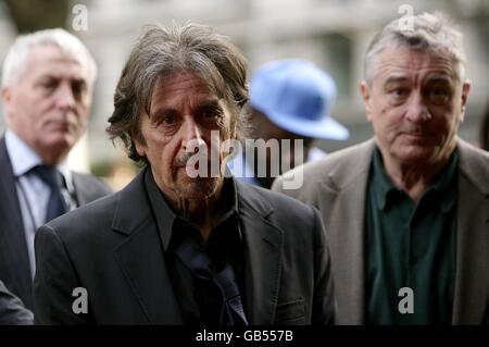 Al Pacino und Robert De Niro kommen zur britischen Premiere von „Righteous Kill“ am Empire Leicester Square, London, WC2. Stockfoto