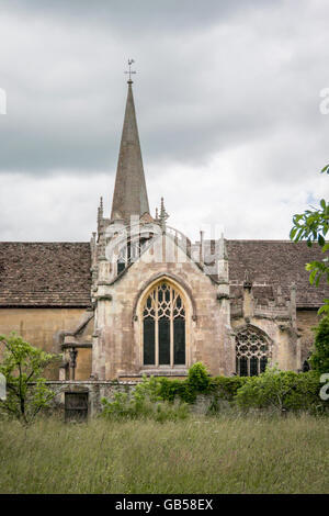 Mittelalterliche Kirche von Saint Cyriac in das Dorf Lacock in Wiltshire, UK Stockfoto
