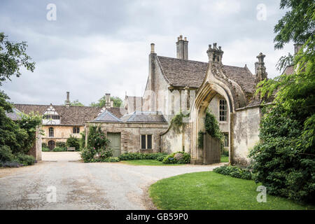 Lacock Abbey, ehemalige Wohnhaus des Fotografie-Pionier; William Henry Fox Talbot, in das Dorf Lacock in Wiltshire, UK Stockfoto