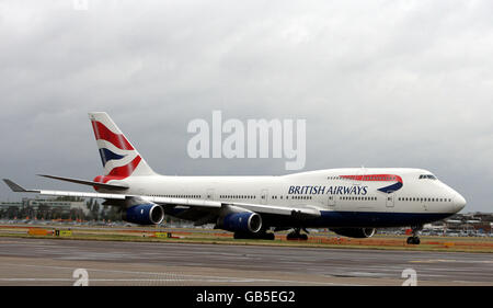 Flughafen Heathrow. Ein Flugzeug von British Airways hebt am Flughafen Heathrow ab Stockfoto