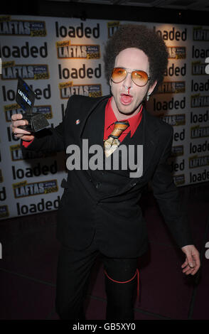 Paul Kaye gewinnt die lustigste TV-Persönlichkeit bei den 6. Annual Loaded LAFTA Awards, die im Cuckoo Club in London stattfinden. Stockfoto