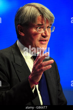 Andrew Mitchell, Staatssekretär für internationale Entwicklung der konservativen Partei, spricht vor der Konferenz der Konservativen Partei im ICC in Birmingham. Stockfoto