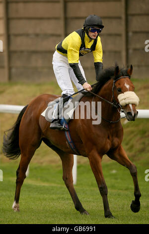 Mangham geritten von Jockey Paul Mulrennan während der Trinidad & Tobago Handicap Stockfoto