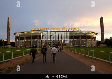 Gesamtansicht der Commerzbank Arena, Heimstadion der Eintracht Frankfurt Stockfoto