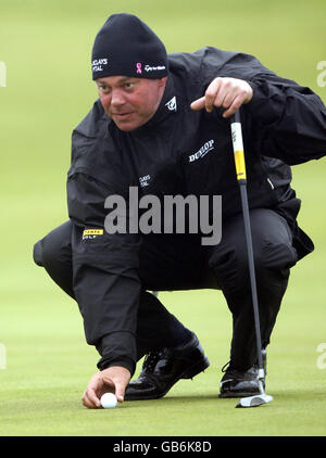 Darren Clarke aus Nordirland am 1. Während der Alfred Dunhill Links Championship auf dem Carnoustie Golf Course, Angus. Stockfoto