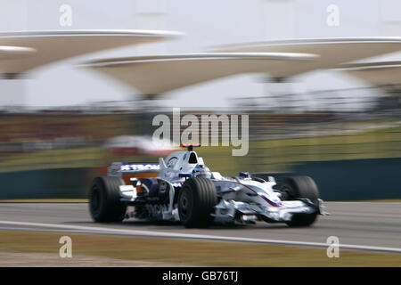 Formel-1-Autorennen - Großer Preis Von China - Qualifikation - Shanghai International Circuit - Shanghai. Nick Heidfeld von BMW sauber beim Qualifying auf dem Shanghai International Circuit, China. Stockfoto