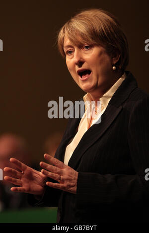 Innenministerin Jacqui Smith spricht zu der jährlichen Polizeikonferenz von Unison, die im Crowne Plaza Hotel in Glasgow stattfindet. Stockfoto