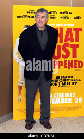 Robert De Niro nimmt an einer Fotozelle Teil, um den neuen Film "What just Happened?" zu promoten. Im Grosvenor House Hotel, im Zentrum von London. Stockfoto