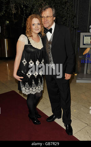 Jennie McAlpine (links) und David Neilson beim Getränkeempfang für die Royal Television Society North West 2008 Awards im Hilton Deansgate Hotel in Manchester. Stockfoto