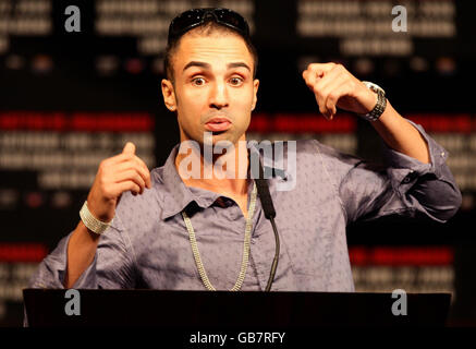 Boxen - Head to Head Pressekonferenz - Ricky Hatton / Paulie Malignaggi - Las Vegas. Paulie Malignaggi spricht mit den Medien während einer Pressekonferenz im MGM Grand Hotel in Las Vegas, USA. Stockfoto