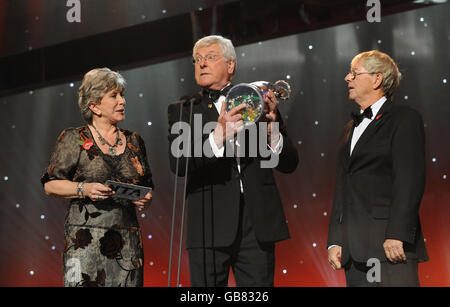 Valerie Singleton, Peter Purves und John Noakes von Blue Peter bei den National Television Awards 2008 in der Royal Albert Hall, Kensington Gore, SW7. Stockfoto