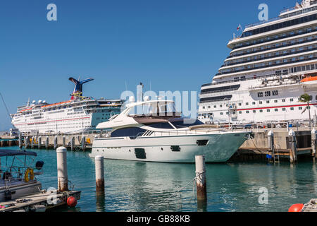 Florida, Key West, Motoryacht, Kreuzfahrtschiffe Stockfoto