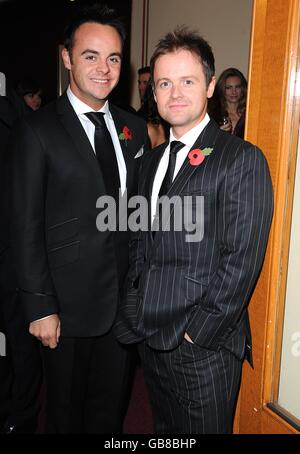 Anthony McPartlin und Declan Donnelly bei den National Television Awards 2008 in der Royal Albert Hall, Kensington Gore, SW7. Stockfoto