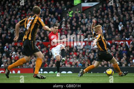 Michael Carrick von Manchester United erzielt seinen Beiden das zweite Tor Das Spiel Stockfoto